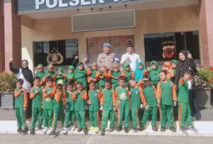 Polsek Klari Kembali Terima Kunjungan PAUD ASSAIDAH, Berikan Edukatif Mengenai Tugas Polisi Sejak Usia Dini