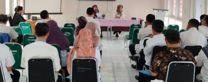 DINKOPUKM Karawang Gelar Rapat Koordinasi