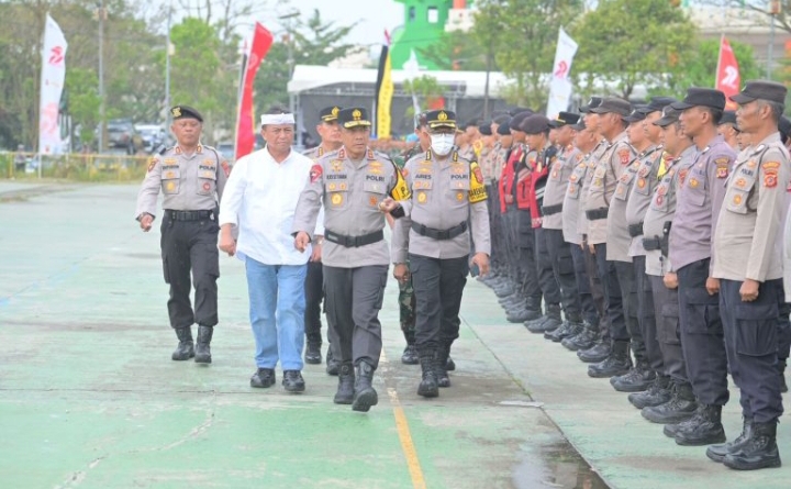 Kapolda Jabar Pimpin Apel Gelar Pasukan Operasi Garuda Lodaya 2025 di Stadion Si Jalak Harupat
