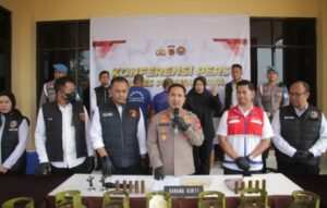 Polisi Bongkar Praktik Ilegal Suntik Gas Melon, Tiga Pelaku Diamankan Oplus_16777216