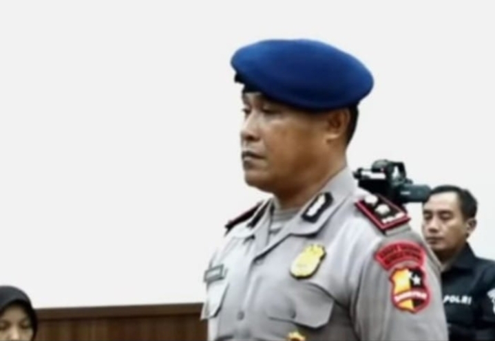 Tabrak Affan hingga Tewas, Ini Momen Tangisan Kompol Cosmas Usai PTDH