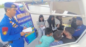 Polairud Polres Siak Hidupkan Semangat Membaca Anak Pesisir Lewat “Kapal Baca” Oplus_16908288