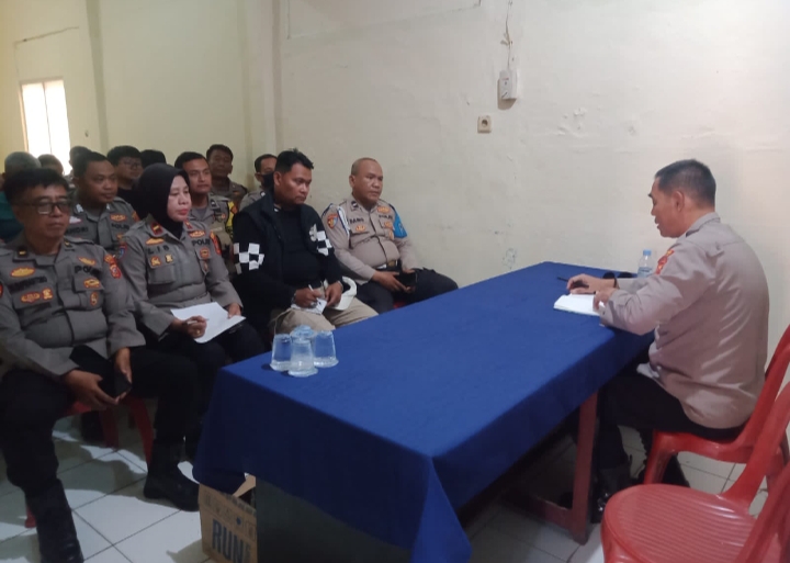 Pimpin Anev Mingguan, Kapolsek Berikan Arahan dan Semangat Dalam Pelaksanaan Tugas Anggota