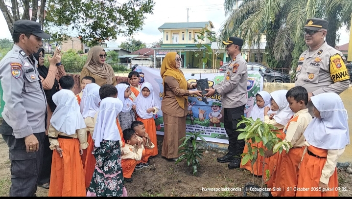 Polsek Kandis Tanamkan Cinta Lingkungan Sejak Dini Lewat Program Green Policing di TK Tunas Harapan Belutu