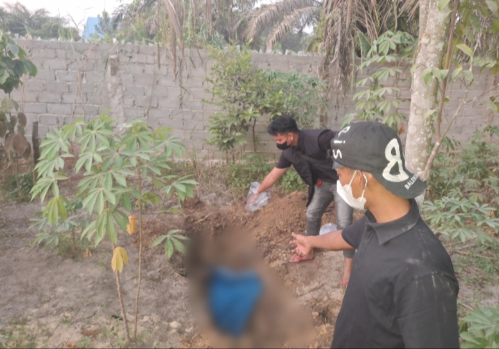 Polisi Ungkap Hasil Autopsi Korban Yang Dikubur “Berselimut” Terpal di Siak