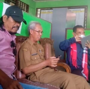 Foto : Kepsek Bersama Awak Media