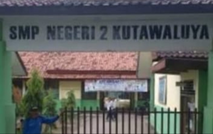 SMPN 2 Kutawaluya Diduga Anggaran Perawatan Sekolah melalui Dana Bos tidak di Kerjakan