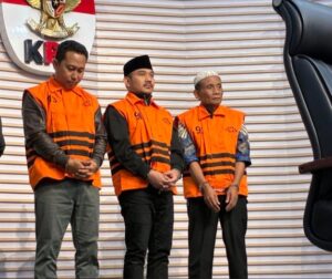 KPK Tetapkan Bupati Bekasi Ade Kuswara dan Ayahnya Dugaan Suap ijon Proyek Oplus_16908288
