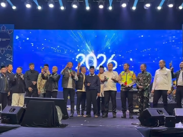 Menutup Akhir Tahun 2025, Pemkab bersama Baznas Karawang Salurkan 1,3 M Bantuan Untuk Sumatera dan PalestinaGe