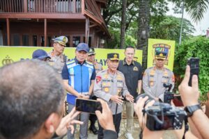 Antisipasi Puncak Arus Liburan, Kapolda Jabar Turun Langsung Cek Rest Area KM 57 Karawang IMG-20260224-WA0087