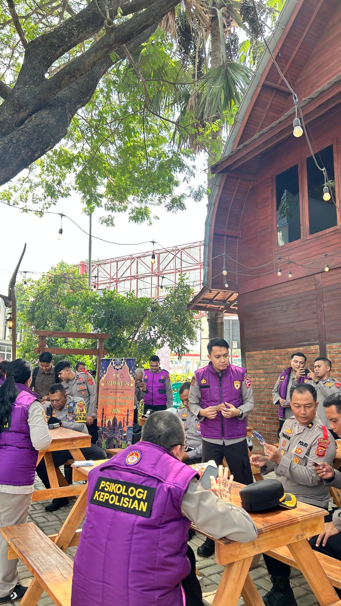 Jaga Mental Personel Ops Ketupat Lodaya 2026, Polres Karawang Gelar Pendampingan Psikologis di Rest Area KM 57