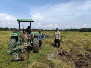 Polsek Kandis Genjot Ketahanan Pangan, 15 Hektar Lahan Jagung Siap Digarap IMG-20260512-WA0092