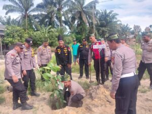 Polsek Kandis Gelar Penanaman 100 Pohon di Telaga Sam Sam, Wujud Dukungan Penghijauan dan Lingkungan Hijau di Kabupaten Siak IMG-20260529-WA0007