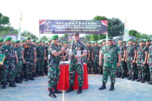 Pangdam I/BB Kunjungi Yonif TP 905/Tuan Syah, Tekankan Profesionalisme dan Kesiapan Prajurit IMG-20260723-WA0031