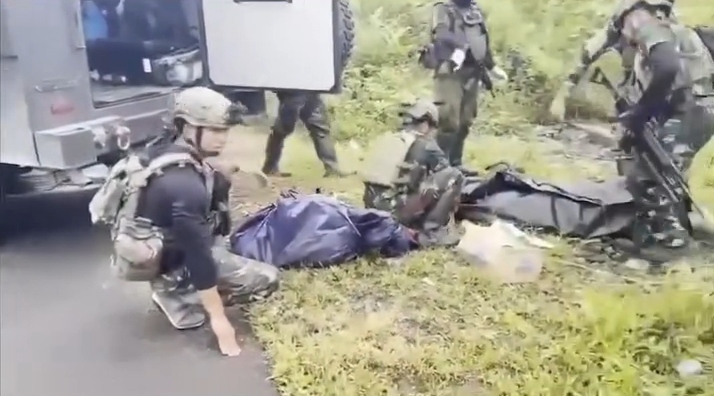 TNI Evakuasi 2 Jenazah Warga yang Tewas Ditembak OPM di Yahukimo