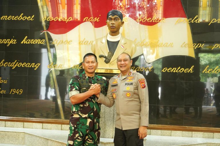 Kapolda Jabar Tinjau Langsung Pelayanan dan Pengamanan Markas Komando Polda Jabar