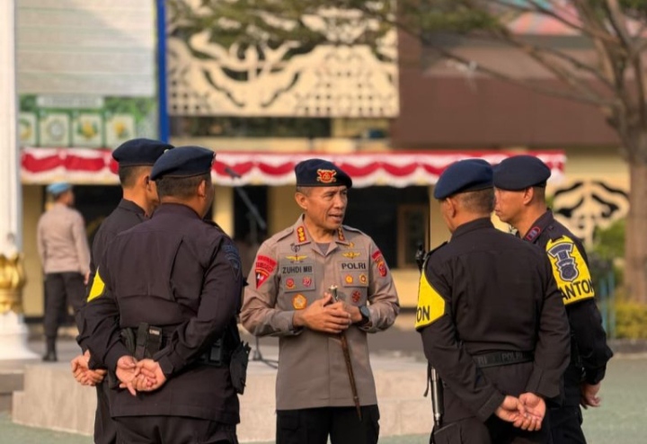 Dansat Brimob Ikuti Apel Gabungan Polda Jabar : Perkuat Disiplin & Kesiapan Personel Layani Masyarakat