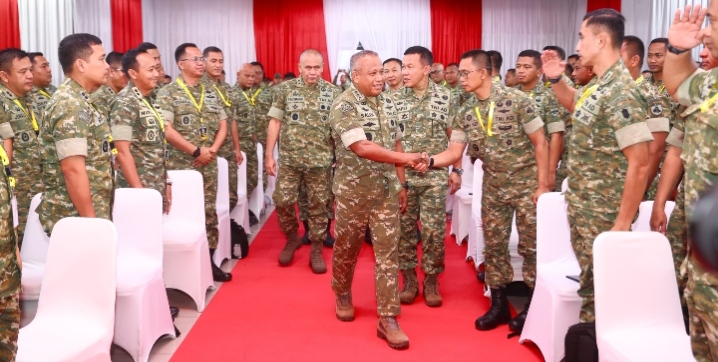 Bekali Dansatkowil, Wakasad Tekankan Pentingnya Komunikasi