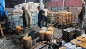 Bongkar Gudang Solar Subsidi di Kandis, Polda Riau Tangkap Dua Pelaku dan Sita 6.500 Liter BBM Oplus_16908288